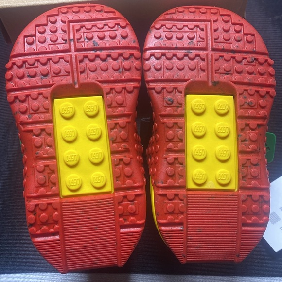Infant addidas Lego edition sneakers - Picture 4 of 8